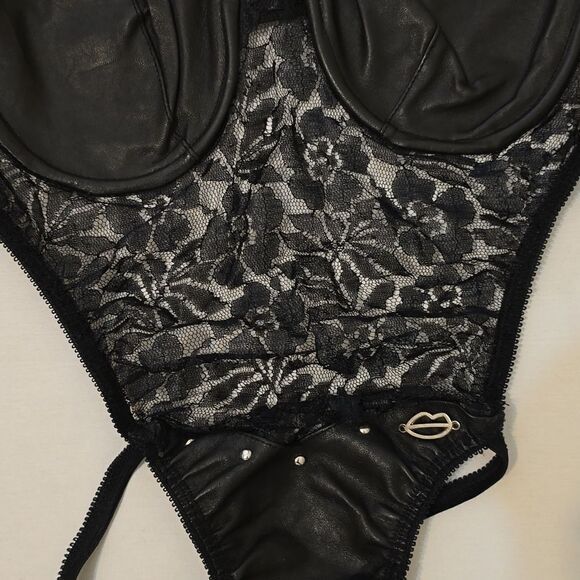 SPICE LEATHER AND LACE SEXY BODYSUIT SIZE SMALL. - Picture 2 of 9